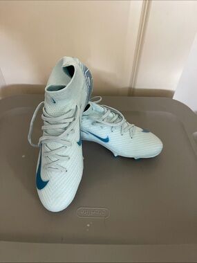 Nike light blue Mercurial Soccer Cleats women’s size 7.5 new w/o box